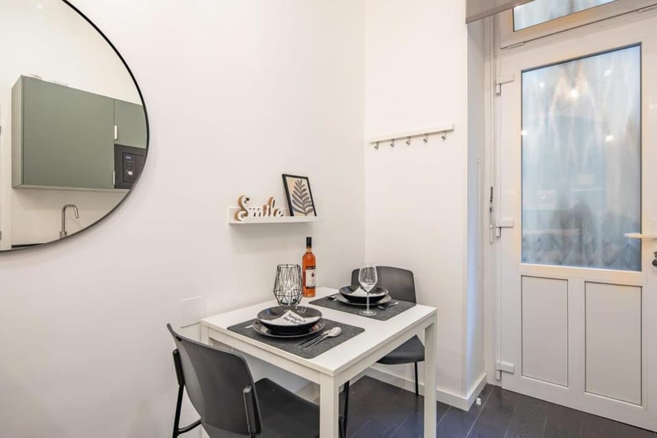Mini - NEW - Elegant Downtown Retreat Apartment in Budapest