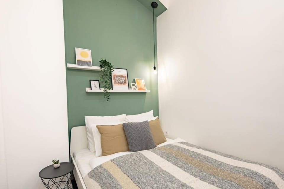 Mini - NEW - Elegant Downtown Retreat Apartment in Budapest