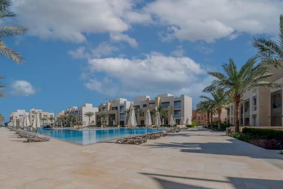 Mangroovy - Spacious Boho 2 BR Pool view Apartment in Hurghada