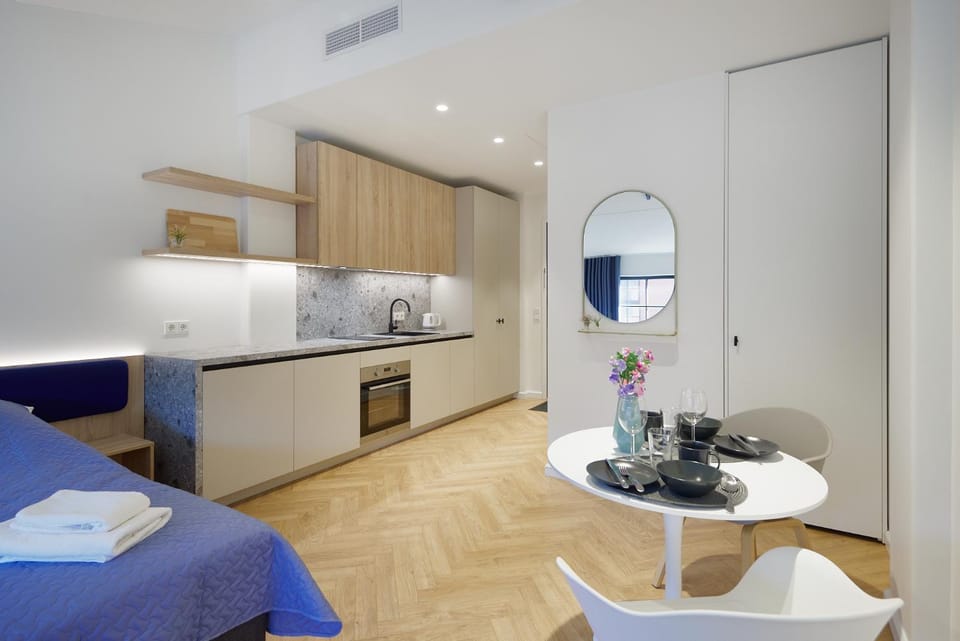 Kitchen or kitchenette