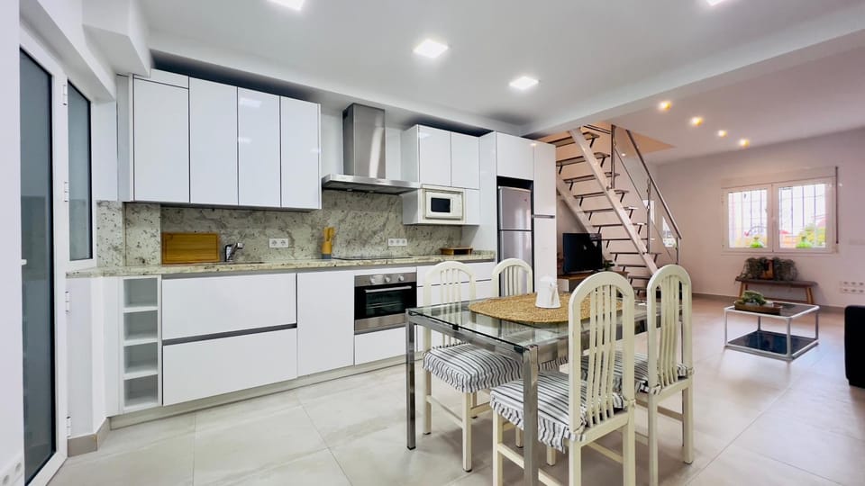 Kitchen or kitchenette, Living room, Dining area, dishwasher, minibar, pet friendly, stove, toaster
