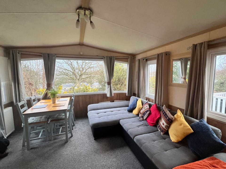 Rockley Valley TV36 Campground/ 
RV Resort in Poole