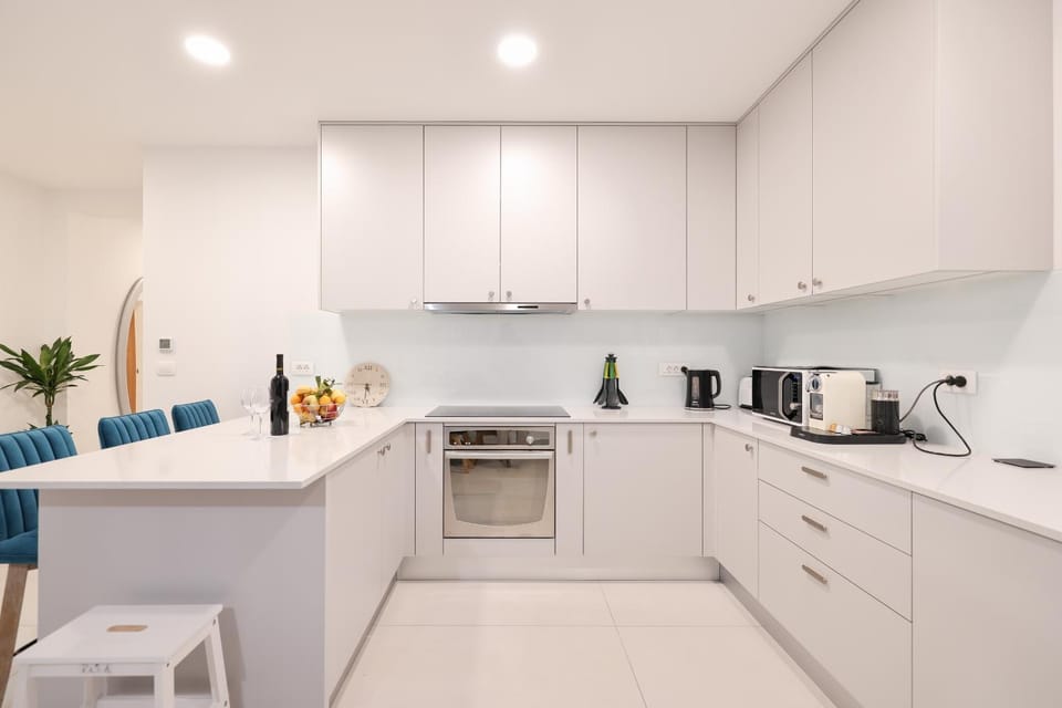 Coffee/tea facilities, Kitchen or kitchenette, dishwasher, minibar, oven, pet friendly, stove, toaster