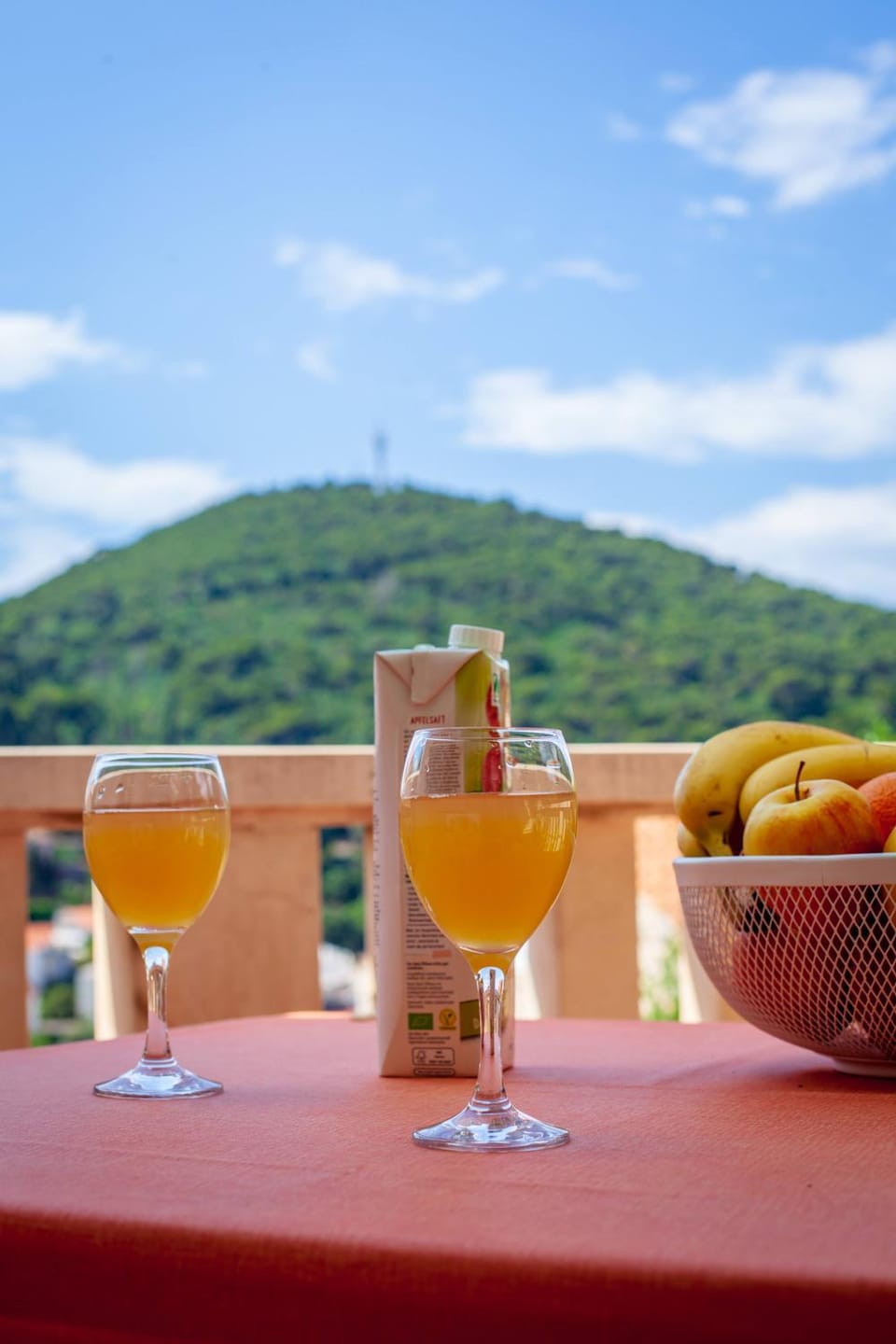 Balcony/Terrace, Mountain view