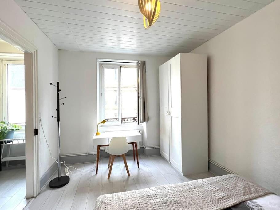 Seating area, Bedroom