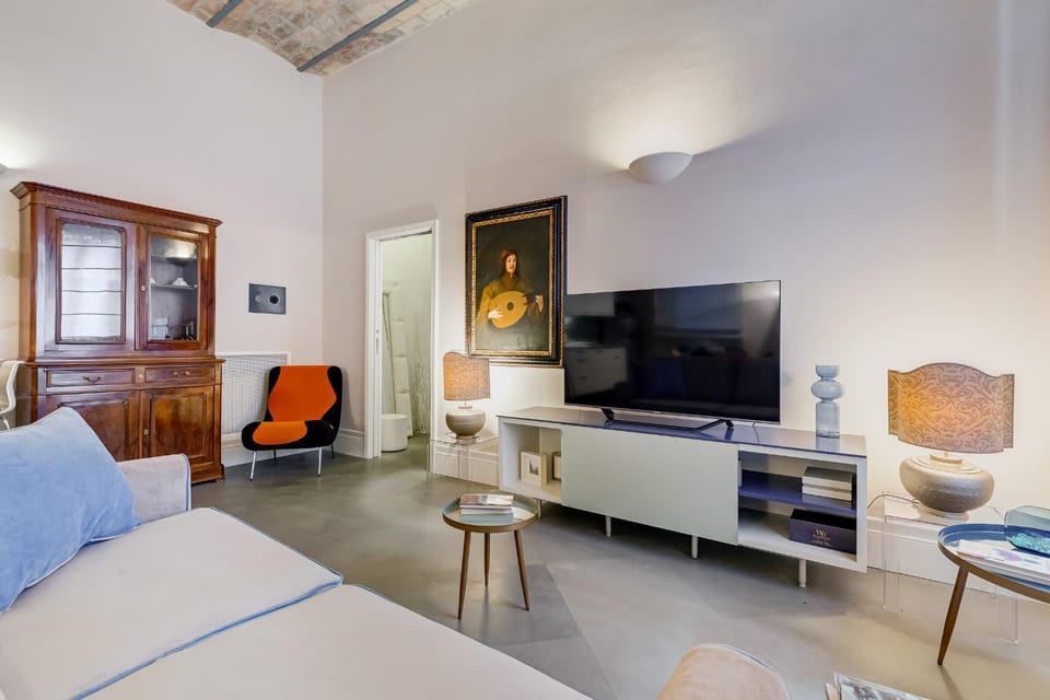 Communal lounge/ TV room