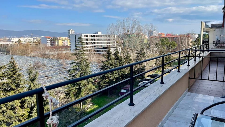 Balcony/Terrace, City view