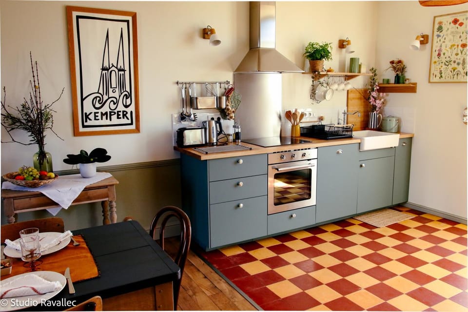 Coffee/tea facilities, Kitchen or kitchenette, minibar, pet friendly, stove