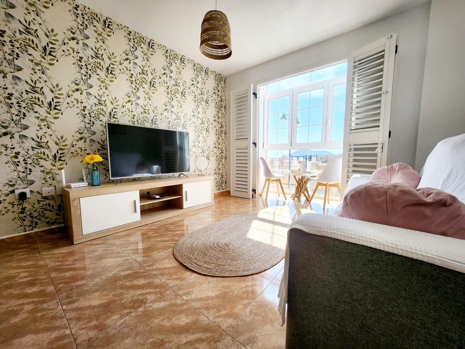 Communal lounge/ TV room, TV and multimedia, Living room, Seating area