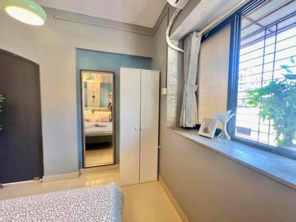 Bedroom, wardrobe