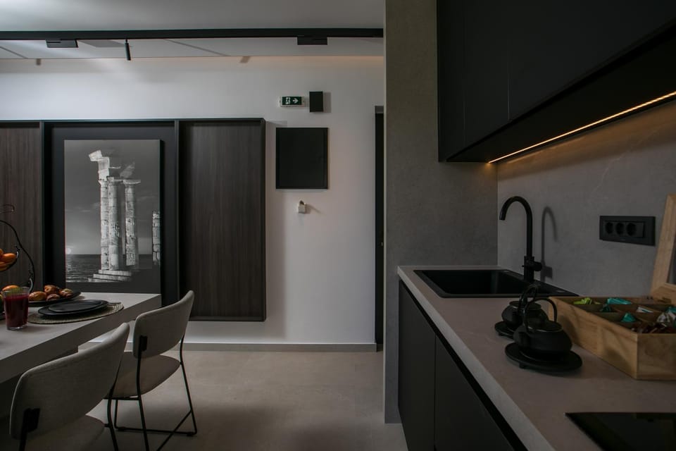 Kitchen or kitchenette, Food and drinks, Dining area, Food