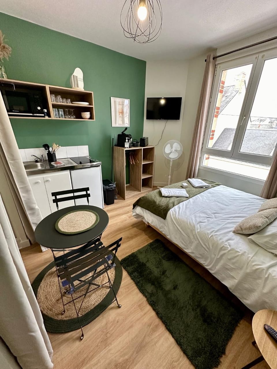Photo of the whole room