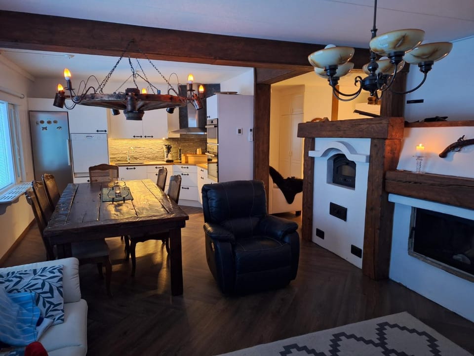 Kitchen or kitchenette, Living room, Dining area