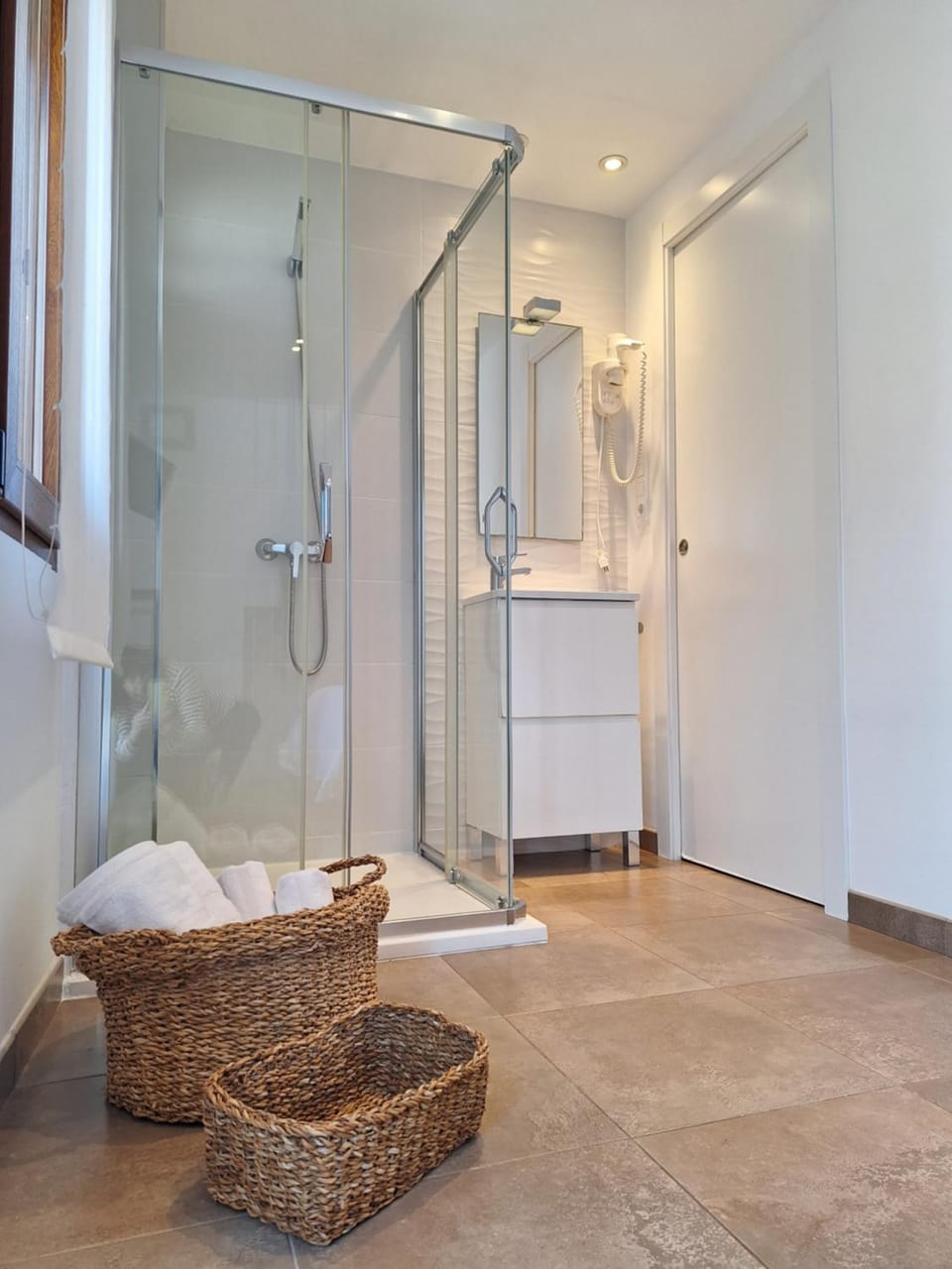 Shower, Bathroom, towels