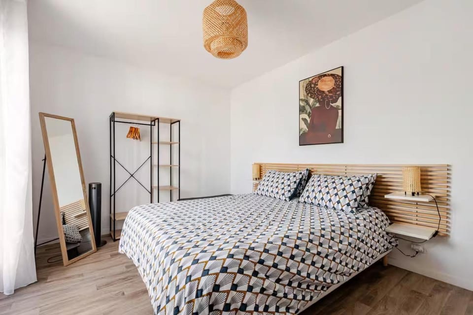 Bed, Photo of the whole room, Bedroom