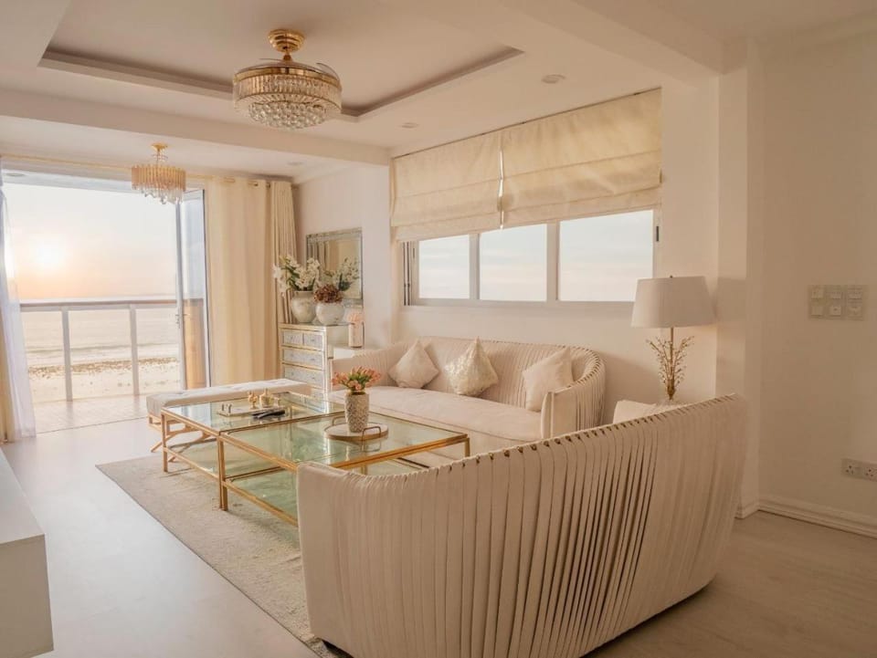 Natural landscape, Balcony/Terrace, Living room, Sea view
