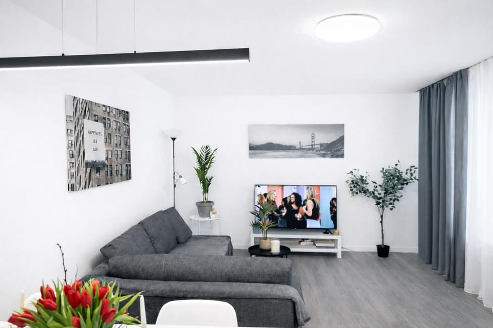 Bed, Living room