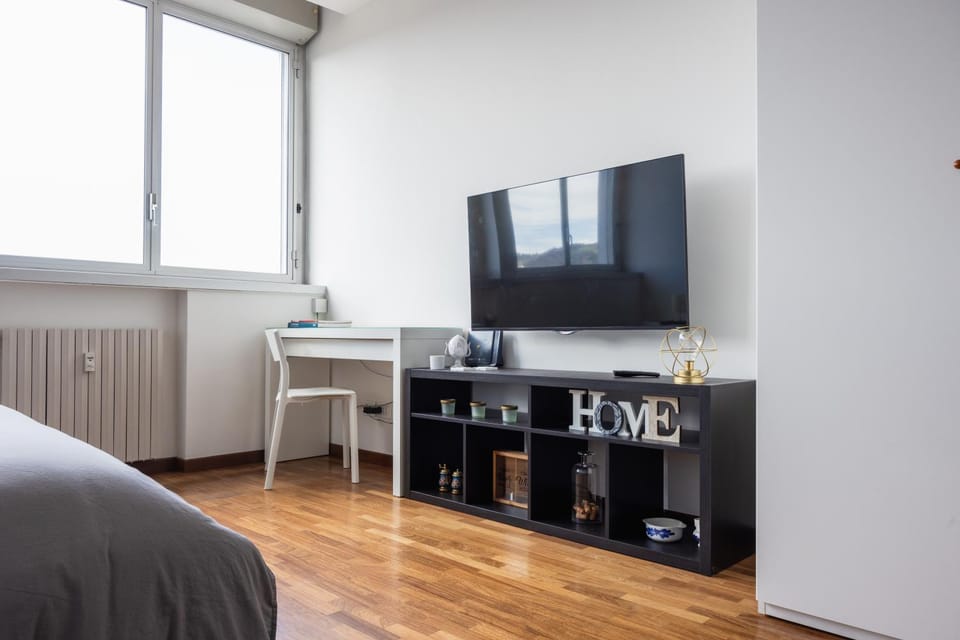 Communal lounge/ TV room, Bed, TV and multimedia, Coffee/tea facilities, Kitchen or kitchenette, Photo of the whole room, Evening entertainment, Bedroom