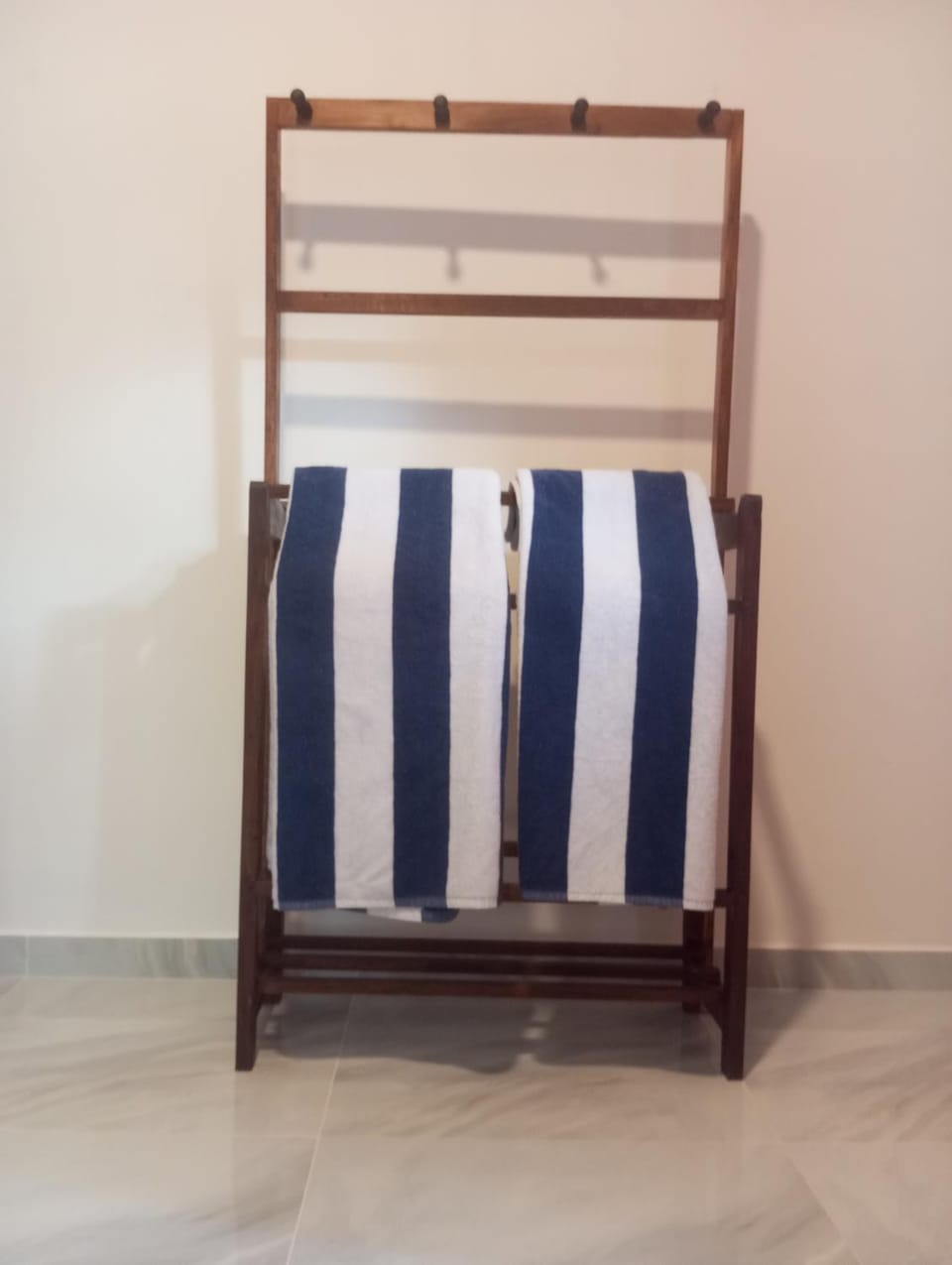 Bedroom, towels
