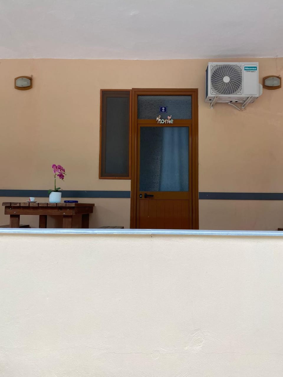 Ramo's Charming Studio Apartment with Sunlit Veranda - 2nd Apartment in Vlorë