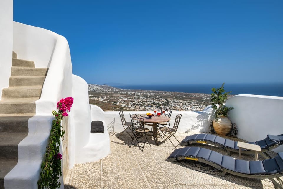 Historical Villa Santa Croce Villa in Santorini