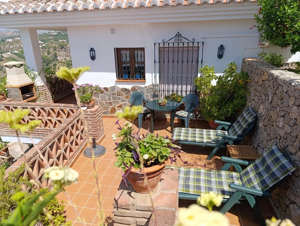 Casa Ana, Fantásticas vistas a Frigiliana, el mar y la montaña House in Frigiliana