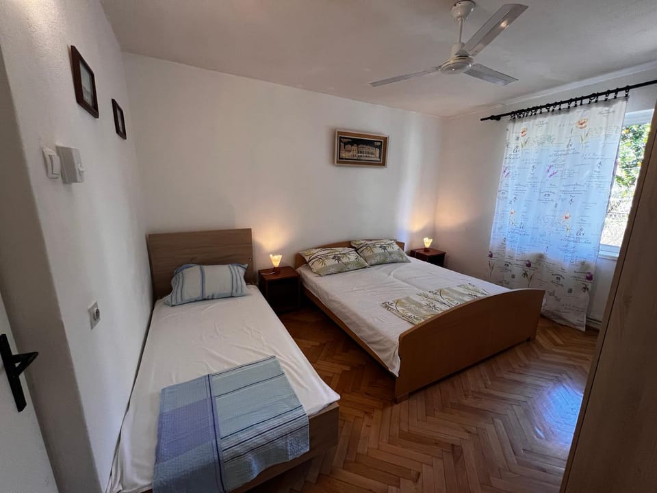 Apartmani Leila Apartment in Okrug Gornji