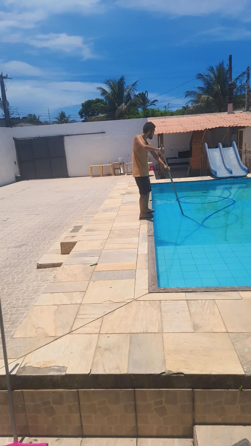 Day, Swimming pool