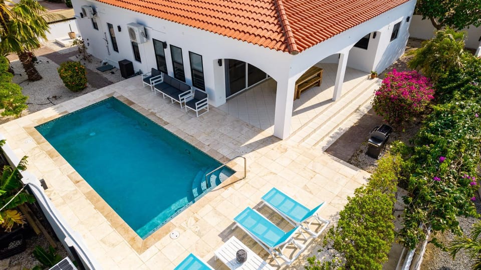 Property building, Patio, Day, Garden, Garden view, Pool view, Swimming pool, sunbed