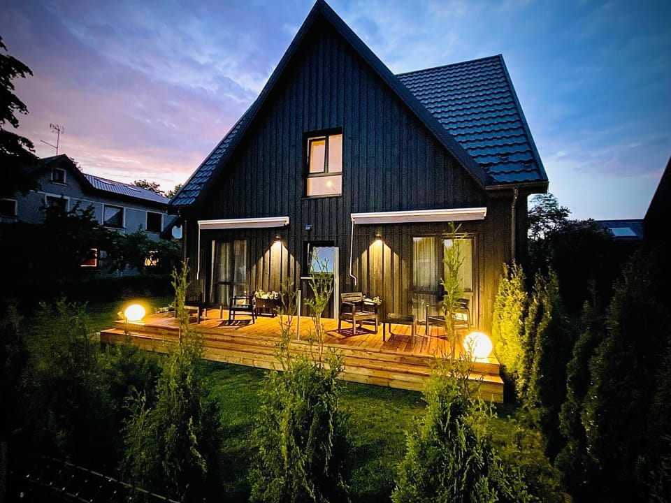 Property building, Night