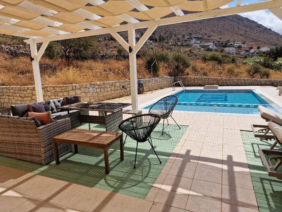Balcony/Terrace, Pool view, Sea view, Swimming pool