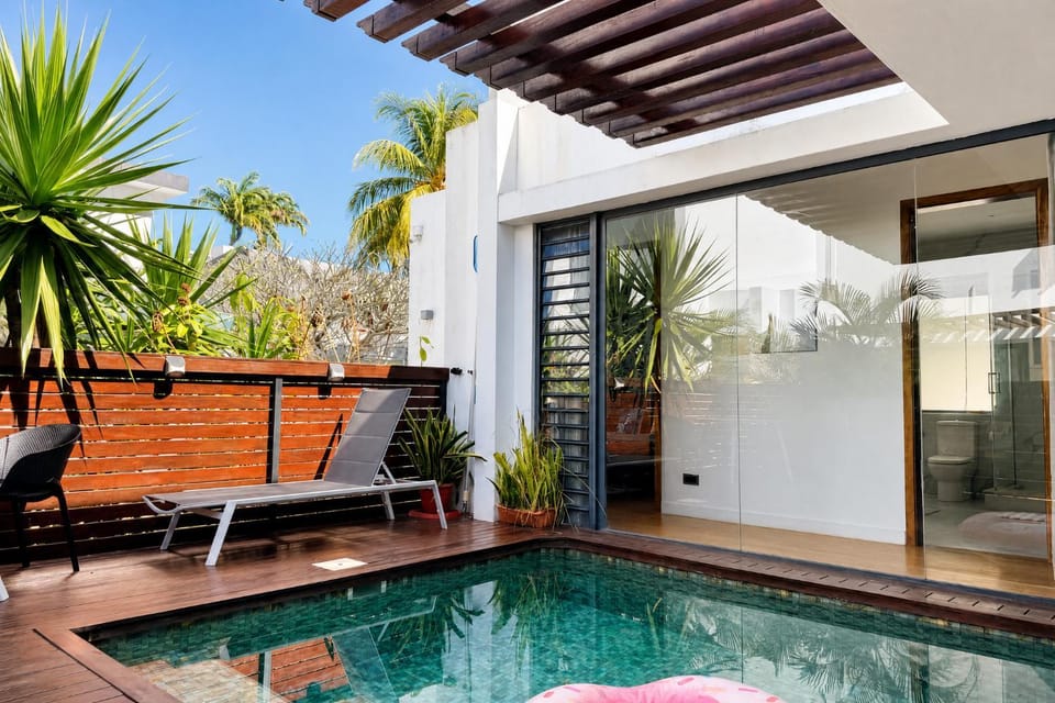 Pool view, Swimming pool