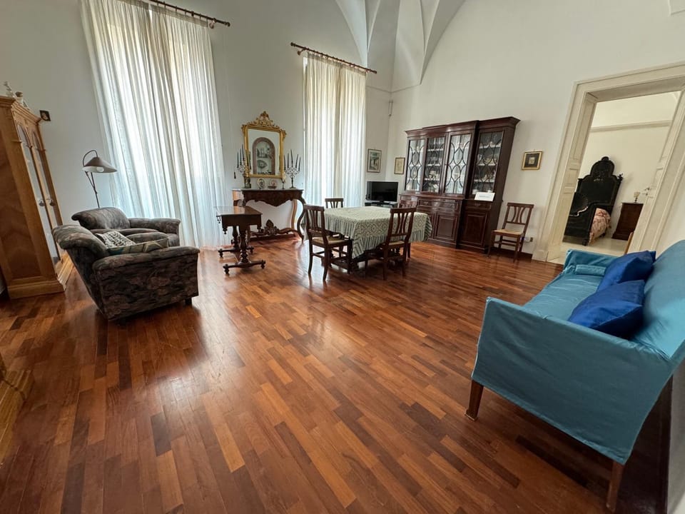 Communal lounge/ TV room, Living room, air conditioner
