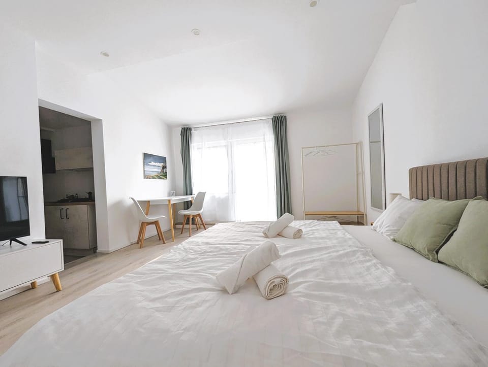 Bed, Living room, Photo of the whole room, Bedroom