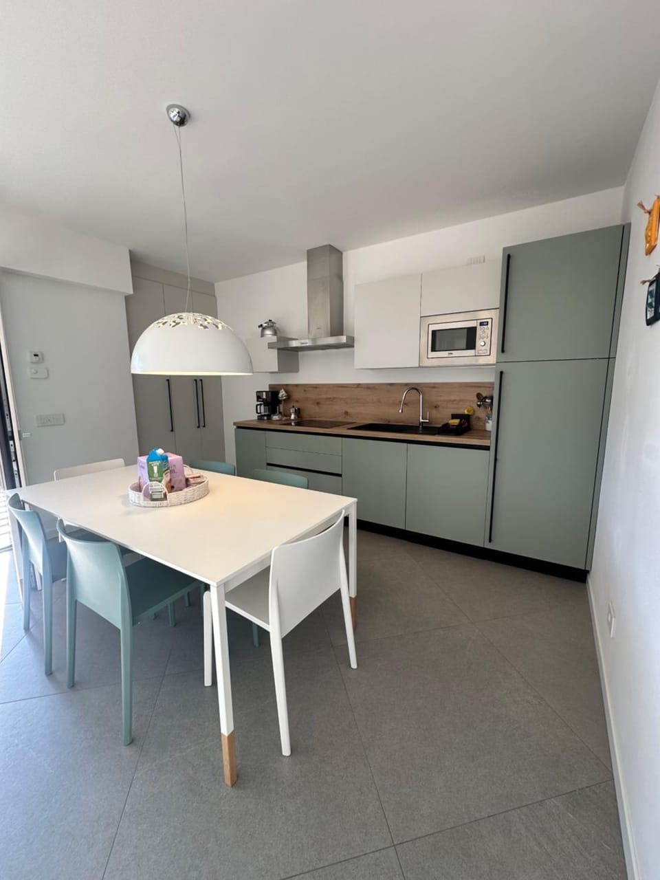 Kitchen or kitchenette, Dining area, dishwasher, oven, stove