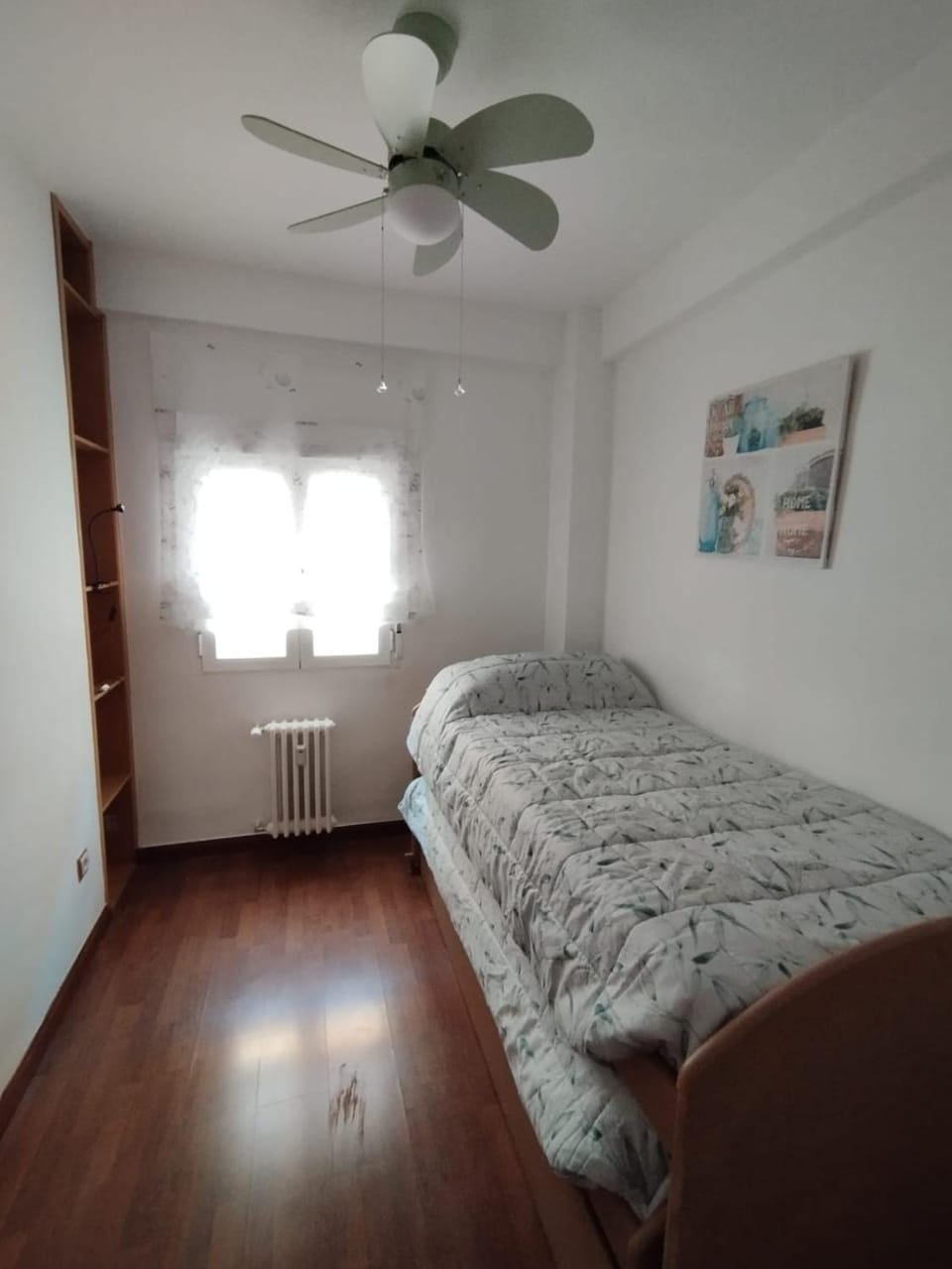 Bed, Photo of the whole room, Bedroom, fireplace