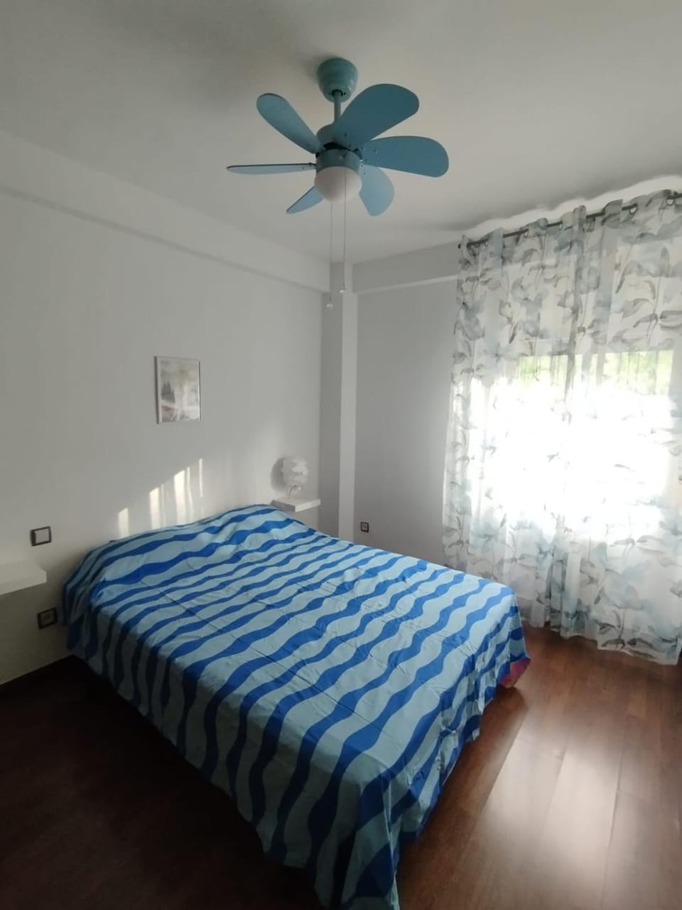Bed, Photo of the whole room, Bedroom, fireplace