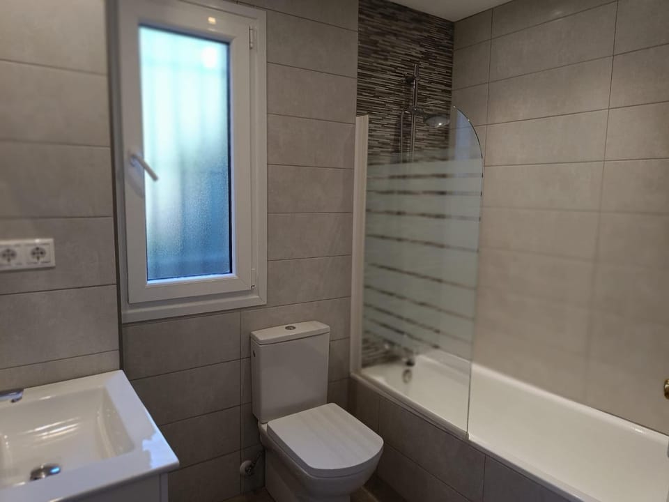 Bathroom, Bath
