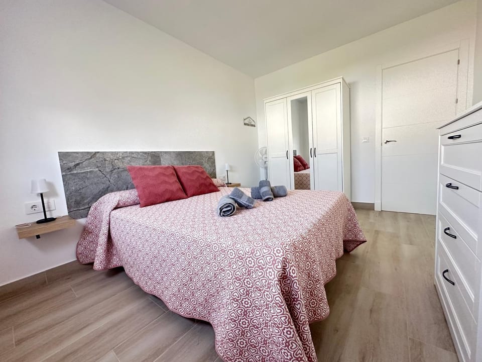 Bed, Photo of the whole room, Bedroom, towels, wardrobe