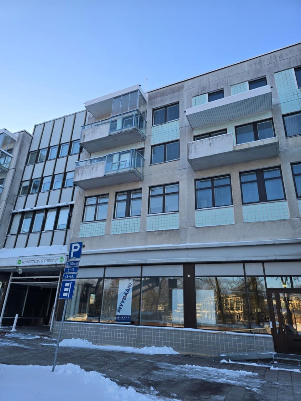 Facade/entrance