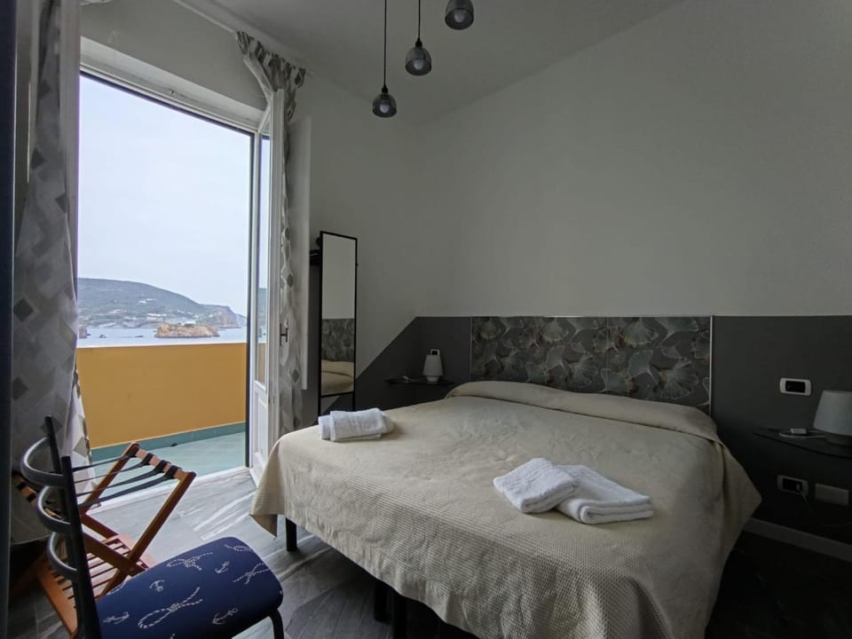 Bed, Natural landscape, Photo of the whole room, Bedroom, towels