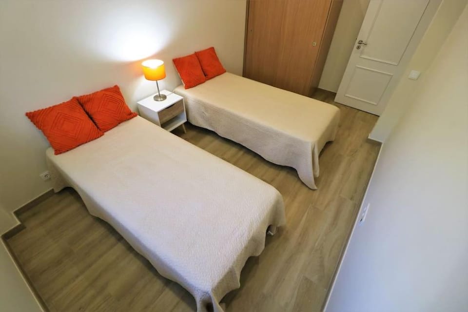 Apartamento laranja Quarteira Apartment in Quarteira