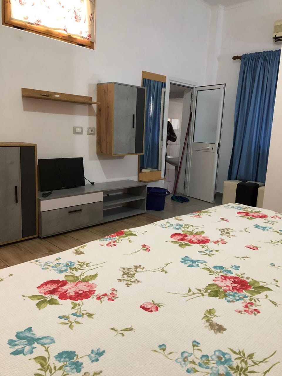 Ramo's Charming Studio Apartment - 5th Apartment in Vlorë