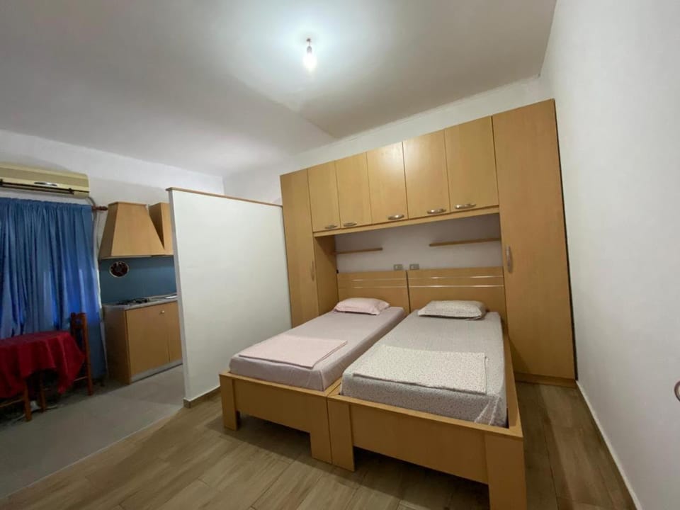 Ramo's Charming Studio Apartment - 5th Apartment in Vlorë