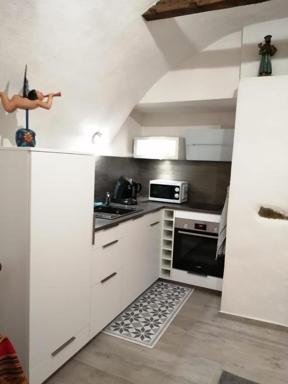 Kitchen or kitchenette