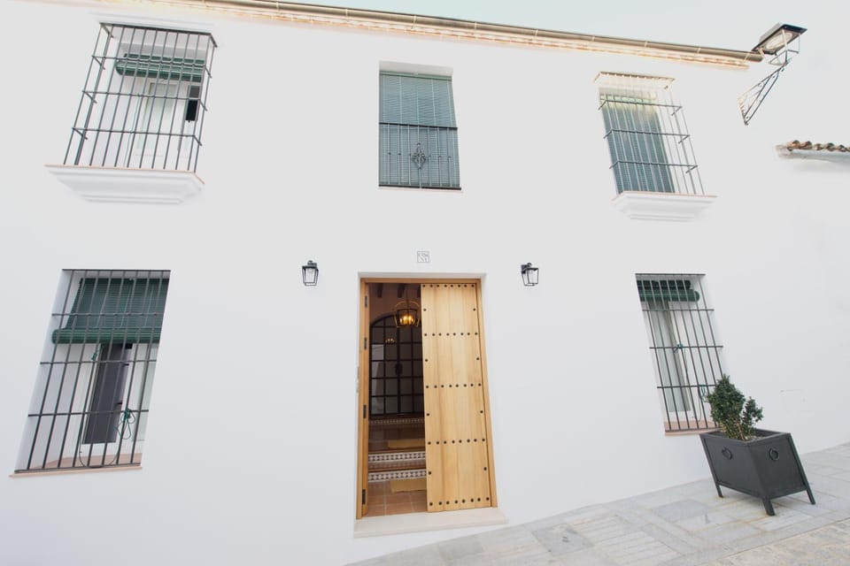 Property building, Facade/entrance