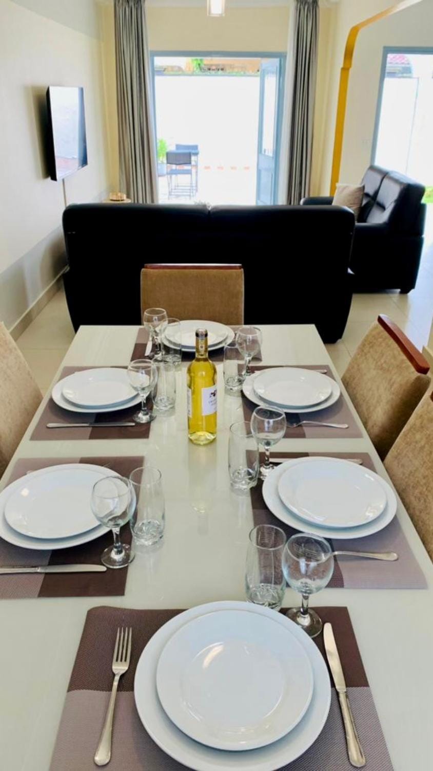 Dining area, Meals