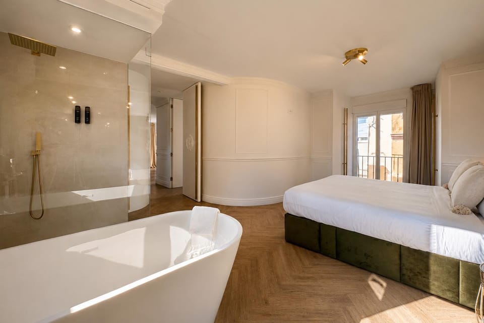 Bed, Bathroom, Balcony/Terrace, Photo of the whole room, Bedroom, Bath, towels