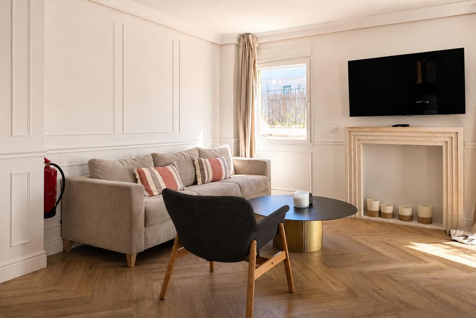 TV and multimedia, Living room, Seating area