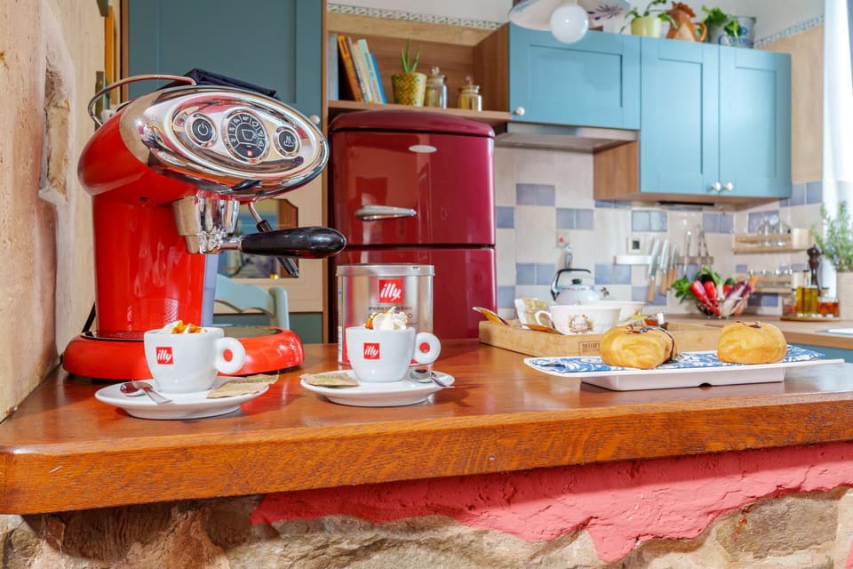 Coffee/tea facilities, Kitchen or kitchenette, Food and drinks, Food, minibar, pet friendly, stove